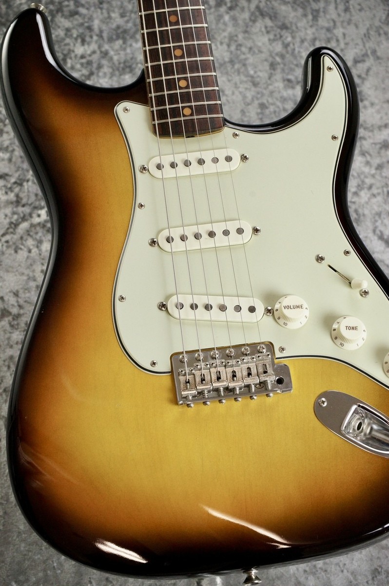 ギター Fender USA vintage Series Stratocaster American Vintage II 1961 Stratocaster - 3 Color Sunburst