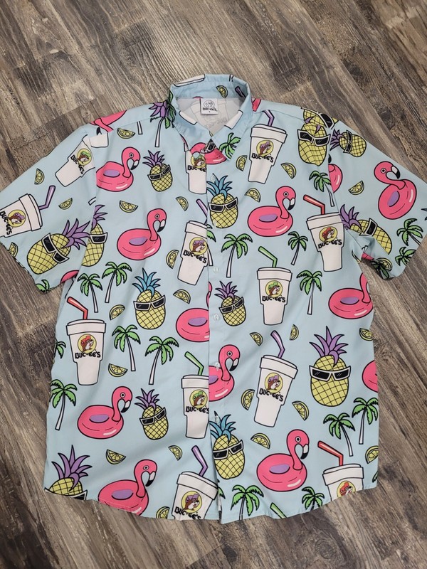 Buc-ees Hawaiian Shirt Size L Pink Flamingos, Palms, Drink, Pineapples Button Up