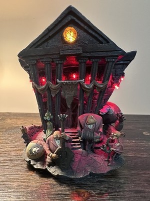 The Nightmare Before Christmas Halloween Town Courthouse & Band Figure RARE   