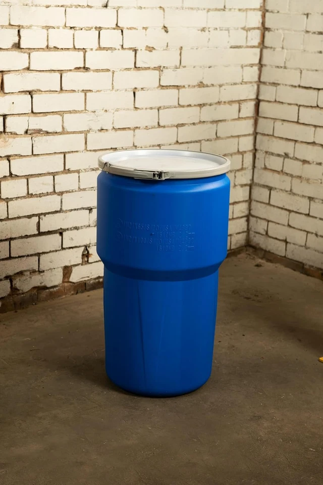 Tambor de plástico de 14 galones con tapa, bloqueo de palanca de metal, 26,5"X15", paquete de laboratorio de cabeza abierta Foto 2 de 4