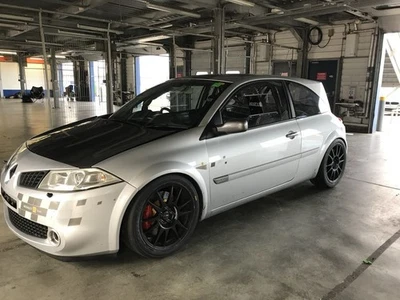 Renault Megane R26 Track Car - Image 1 of 4