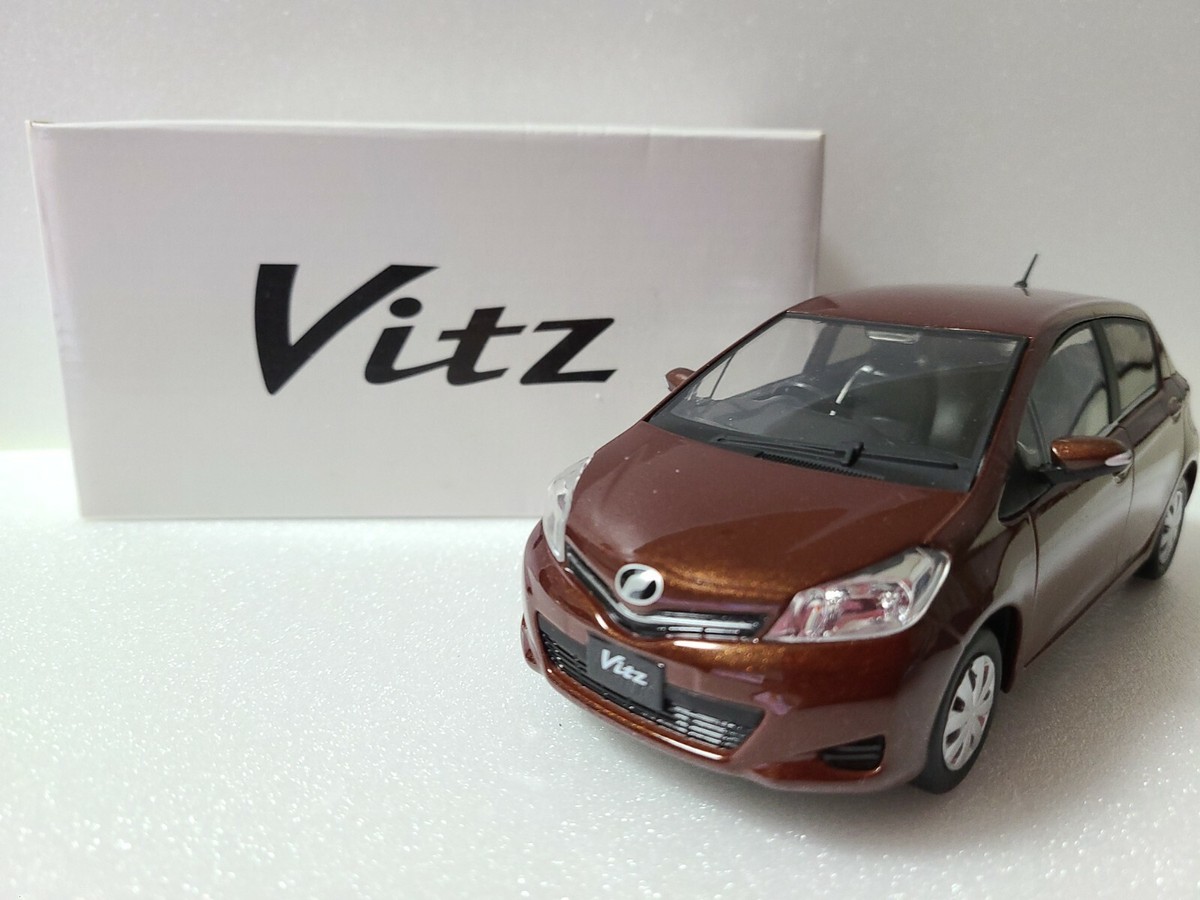 TOYOTA Vitz 1/24 ミニカー 13台 YARIS Vitz Diecast 1/24 Dark Brown Mica TOYOTA Storefront