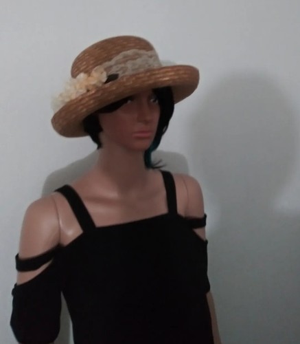 Women's pretty dried flowers & lace straw hat. Perfect for the Beach or Cruise - Picture 12 of 14