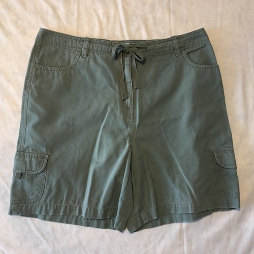 Causal Khaki Green Walking Shorts Size 