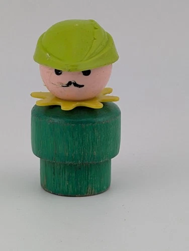 VTG c.70s Fisher Price Little People Family Castle Woodsman Robin Hood Figure