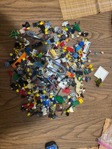 misc lego minifigures and lego pieces, star wars, power miners, read Decription