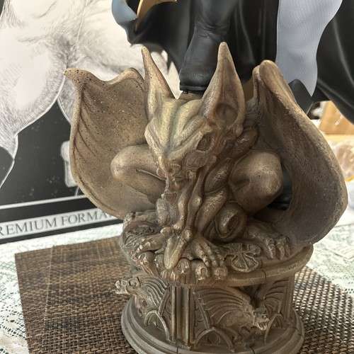 Sideshow DC Comics Batman Premium Format Figure Statue - Picture 15 of 18