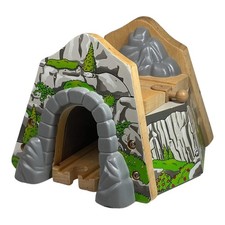 2002 Wooden Railway Mountain Overpass Tunnel Thomas Train Thomas Tank