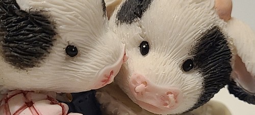 Mary's Moo Moos ©️ 1996 Enesco Corp. "Branded With Love" Pencil Cup Figurine - Picture 5 of 16