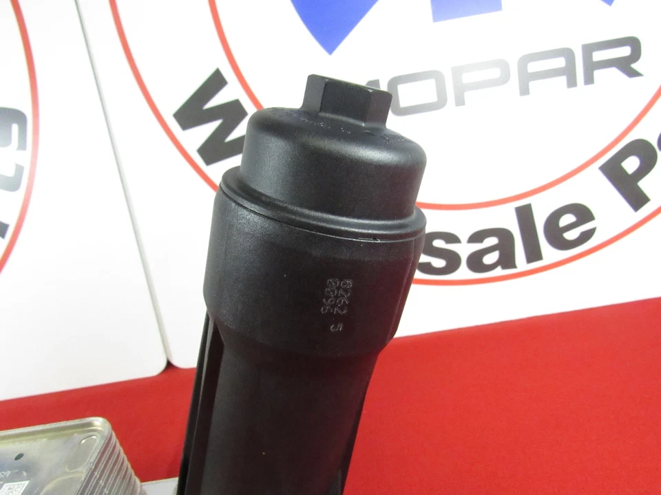 Корпус адаптера масляного фильтра DODGE RAM CHRYSLER JEEP 3,6 л НОВЫЙ OEM MOPAR - Изображение 2 из 4