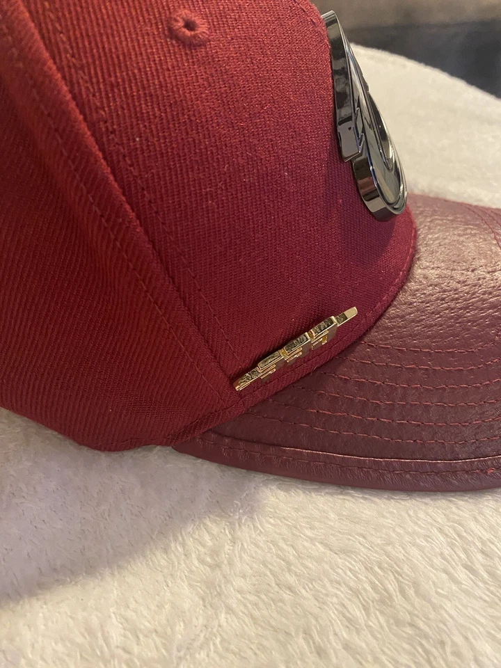 Gorra Pro Estándar Roja NBA Cleveland Cavaliers Wordmark Correa Trasera Cuero Foto 3 de 4