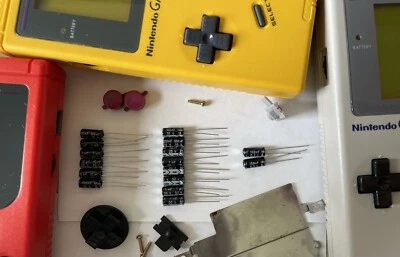 TOPMAY Nintendo Gameboy DMG-01 Original Capacitor Kit - Motherboard Screenboard & Jack.