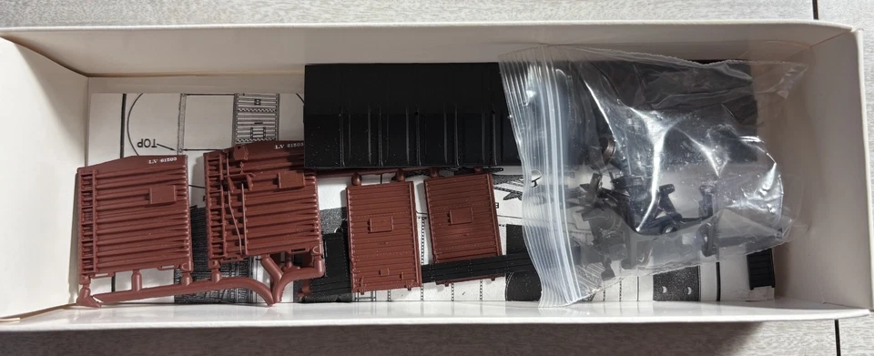 HO Branchline Yardmaster 8008 Lehigh Valley 40’ AAR Box Car LV 61503 - Image 2 of 3