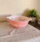 Pyrex Gooseberry Pink Mixing Bowl 1.5 Quart Cinderella Pattern