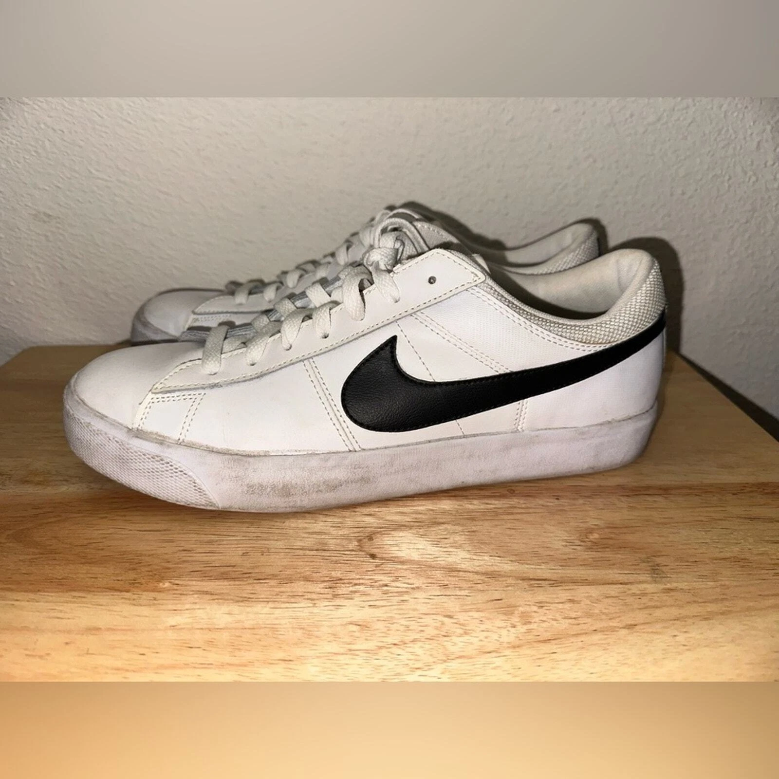 Chaussures décontractées Nike Match Supreme pour homme   Baskets blanches et noires, pointure 10,5