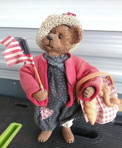 Boyds Crumpleton "Patricia Bearsevelt  #73102" -  12" Standing - Americana