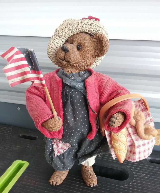 Boyds Crumpleton "Patricia Bearsevelt  #73102" -  12" Standing - Americana
