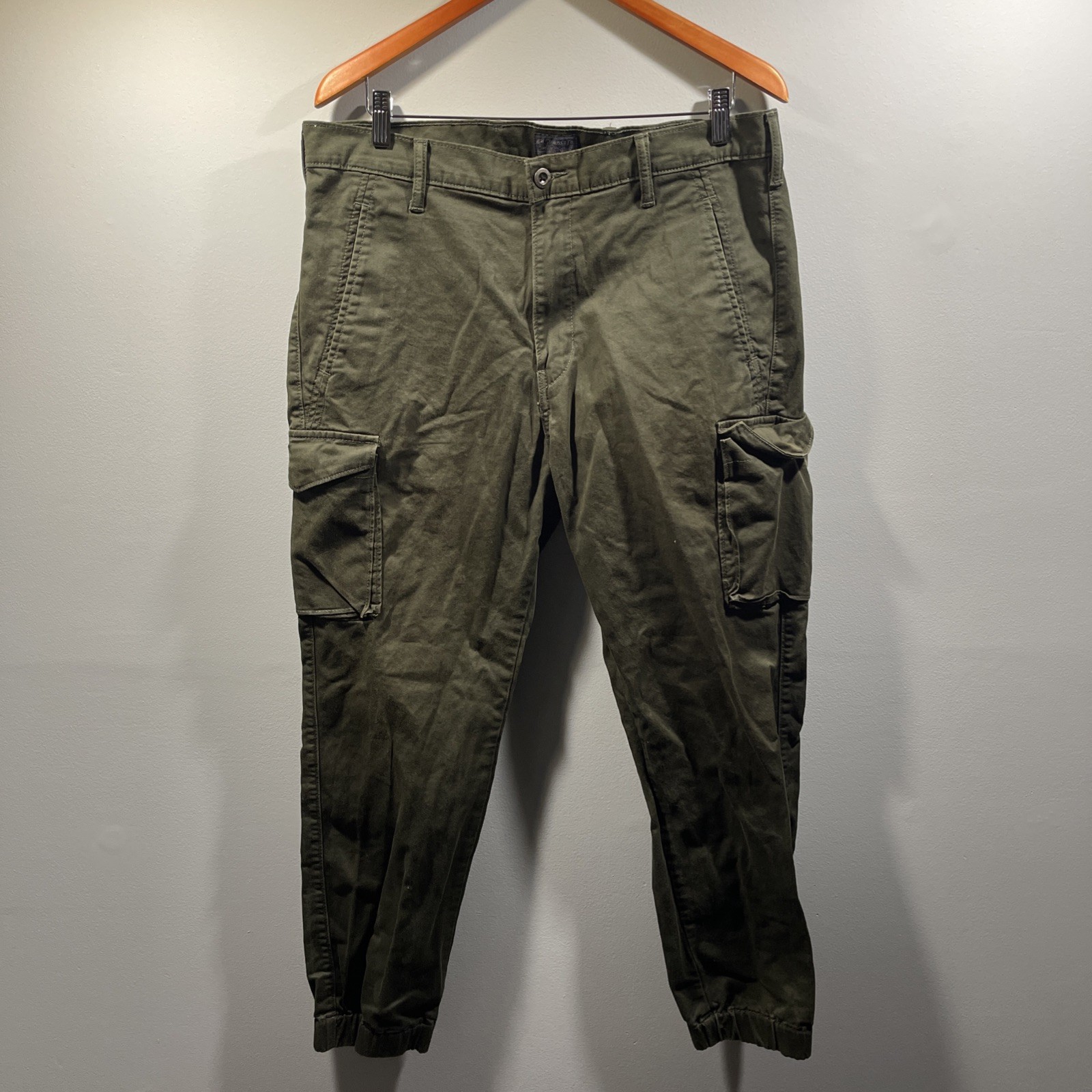 Levis Cargo Pants Mens 34x32 Green Chino Utility Pockets Casual Tapered