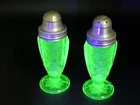 Vintage 1930s Jeanette Poinsettia Uranium Green Salt Pepper Shaker Set H