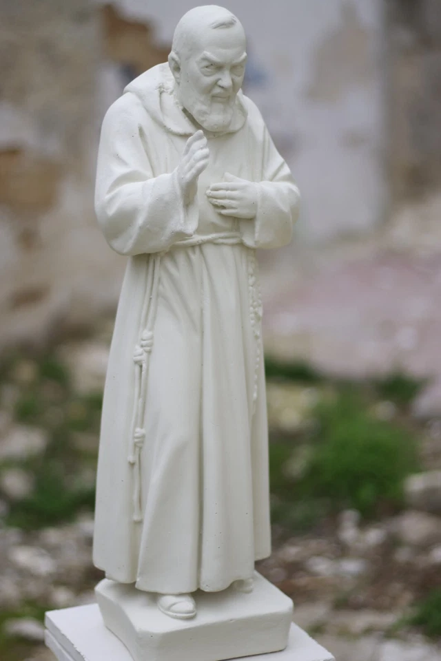 Statua Padre pio altezza 60cm in "cemento" - Immagine 3 di 4