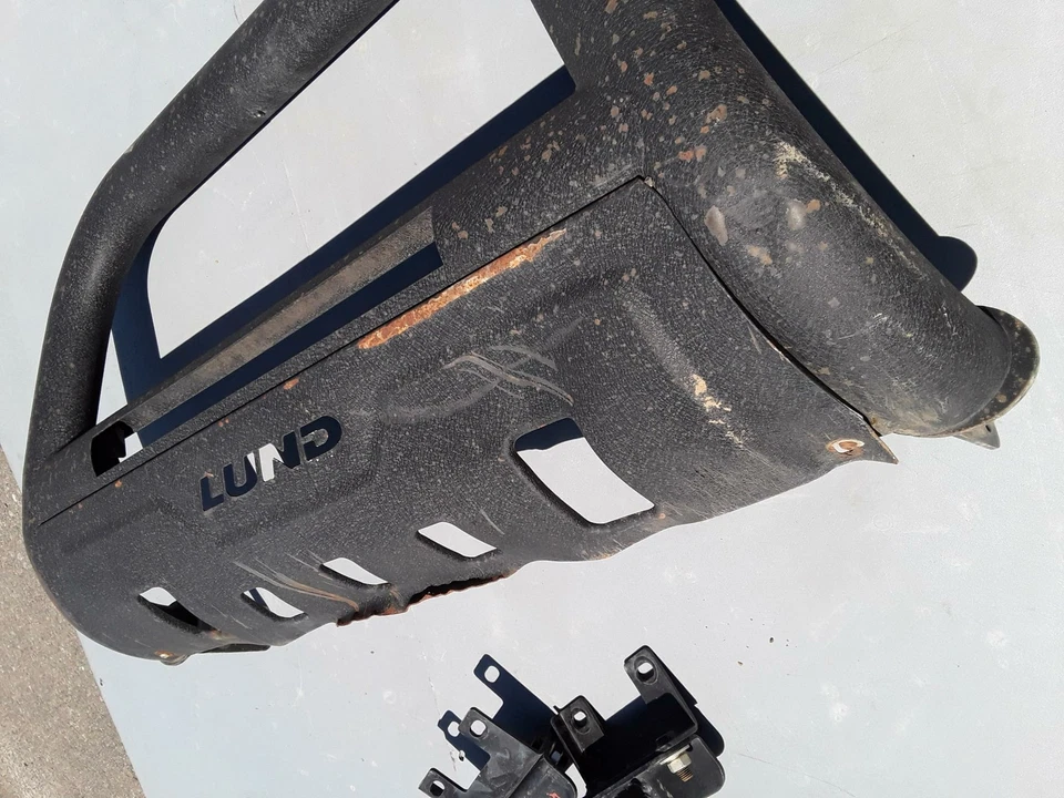 2013-2017 DODGE RAM 1500 ПЕРЕДНЯЯ ЦЕНТРАЛЬНАЯ БЫЧЬЯ ШТАНГА С КРОНШТЕЙНАМИ НЕОРИГИНАЛЬНАЯ - Изображение 3 из 4