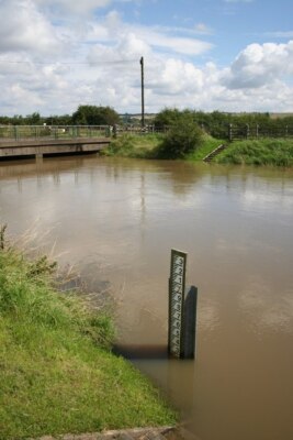 Foto 6x4 Tiefenmesser NORTH HYKEHAM zeigt einen steigenden Wasserstand an th c2007