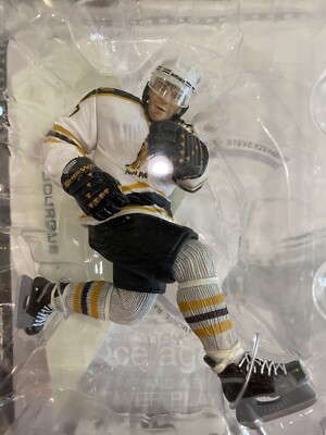 McFarlane Toys Sports Picks Figure NHLPA Series 1 #77 Ray Bourque