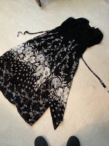 Damen langlagig schwarz weiß Blumenmuster Flowie Kleid kurzärmelig - Bild 11 von 12