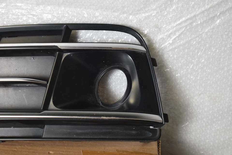 AUDI Q5 PREMIUM LEFT AIR GRILLE 2021-2024 OEM 80A 807 679 - Image 4 of 4