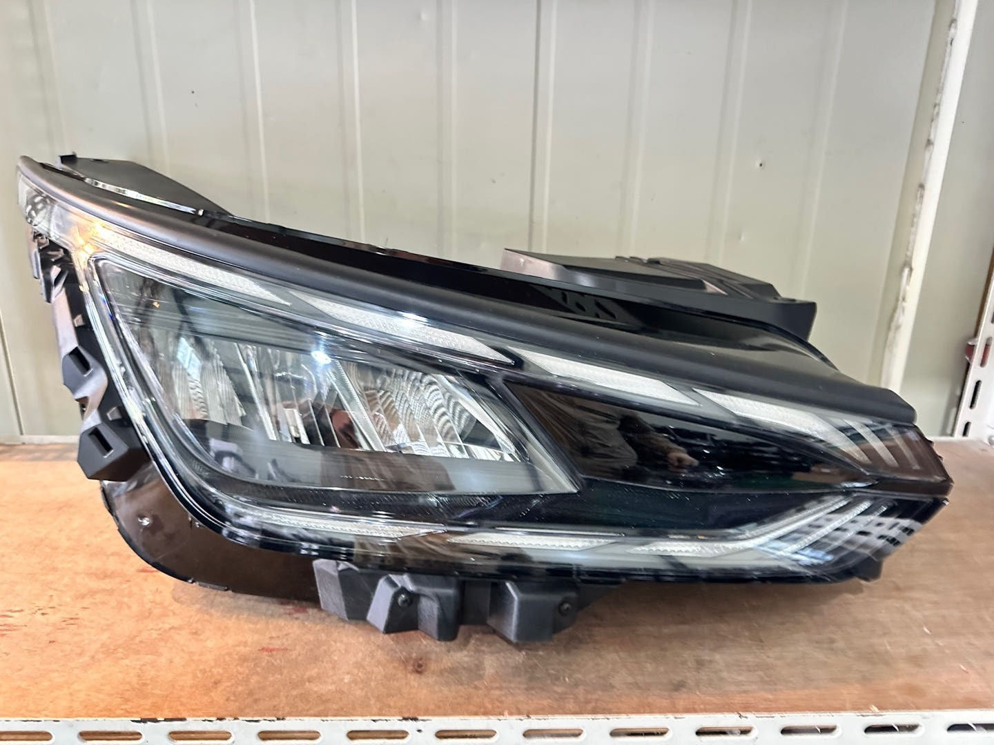 2021-2024 Kia EV6 LED Right Passenger Side Headlight Assembly 92102-CV000