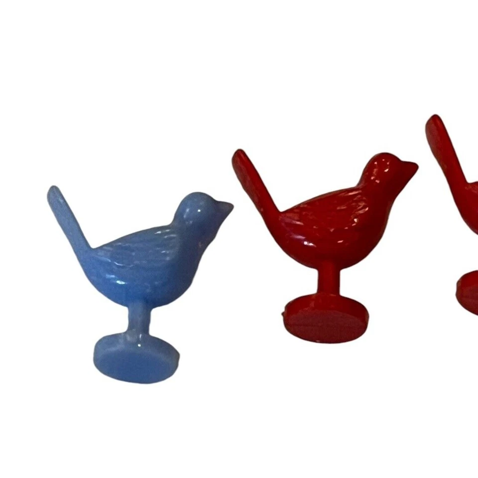 Plasticville O-O27 FB8 Lot Of 4 Garden Birds Blue Red Tiny .75” Plastic Railroad - Image 2 of 3