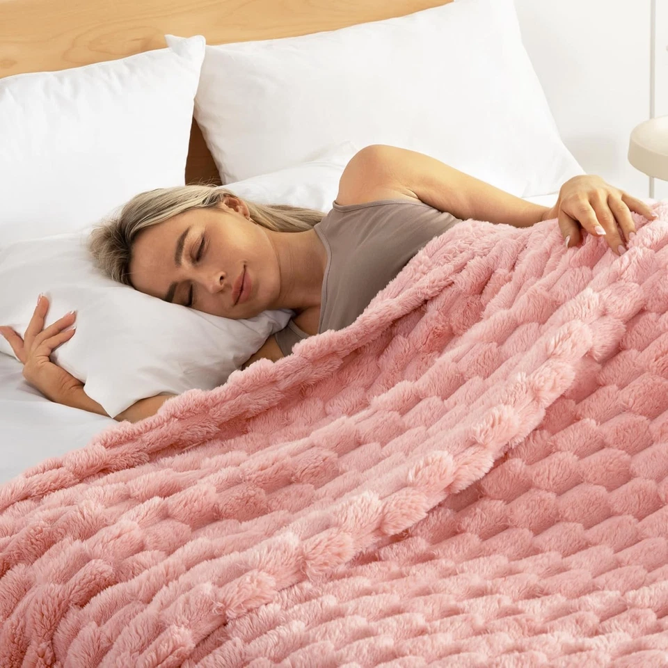 Queen Size Cozy Jacquard Blanket 90x90 Ivory Soft All Season Warm Throw Machine - Image 3 of 4