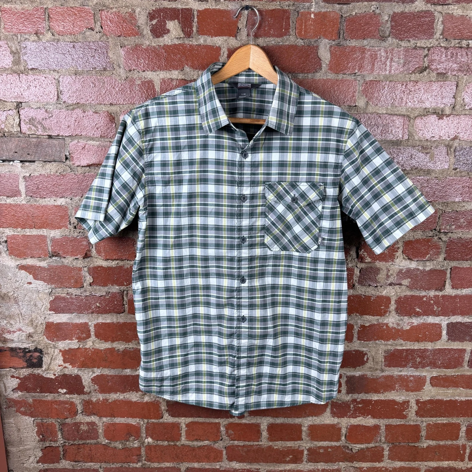 Outdoor Research Shirt Mens Large Plaid Short Sleeve Button Up Hiking Outdoor