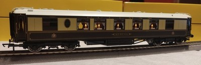 Hornby R4145B Pullman 1. Klasse Küchenauto Medusa Wagen mit Lichtern Spur 00 #606