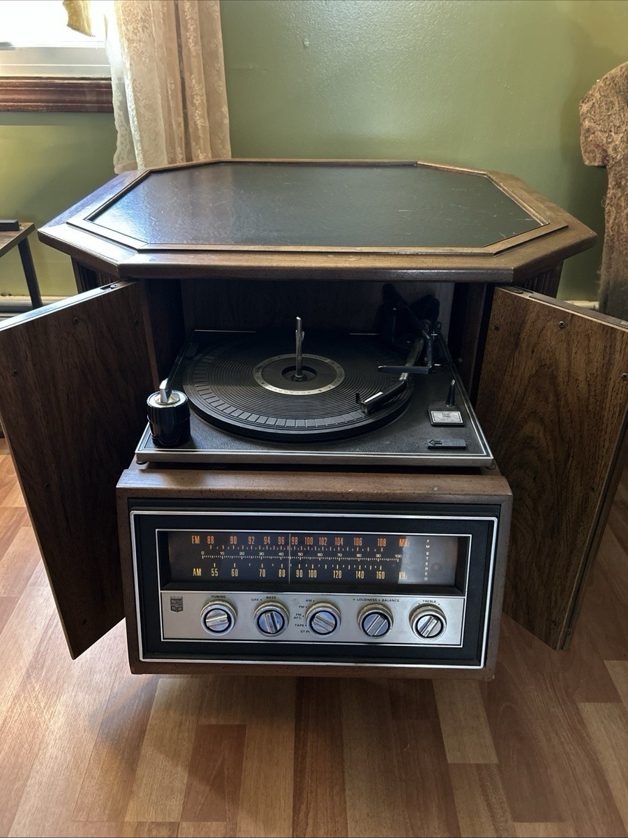 1970's Magnavox Pecan End Table Record Player With AM/FM Radio