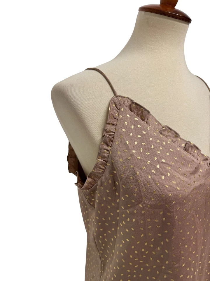 Blusa Express para mujer sin mangas dorada con manchas brillantes cuello en V talla M Foto 2 de 4