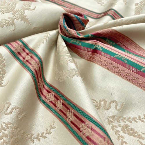 Gold Luxury Striped Jacquard Upholstery Fabric 54" - 第 4/4 張圖片