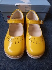 Scarpe da bambina Clarks taglia UK 10,5 F (BNWB)