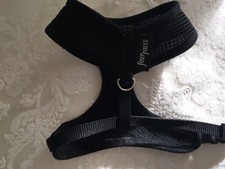 four paws cologne black