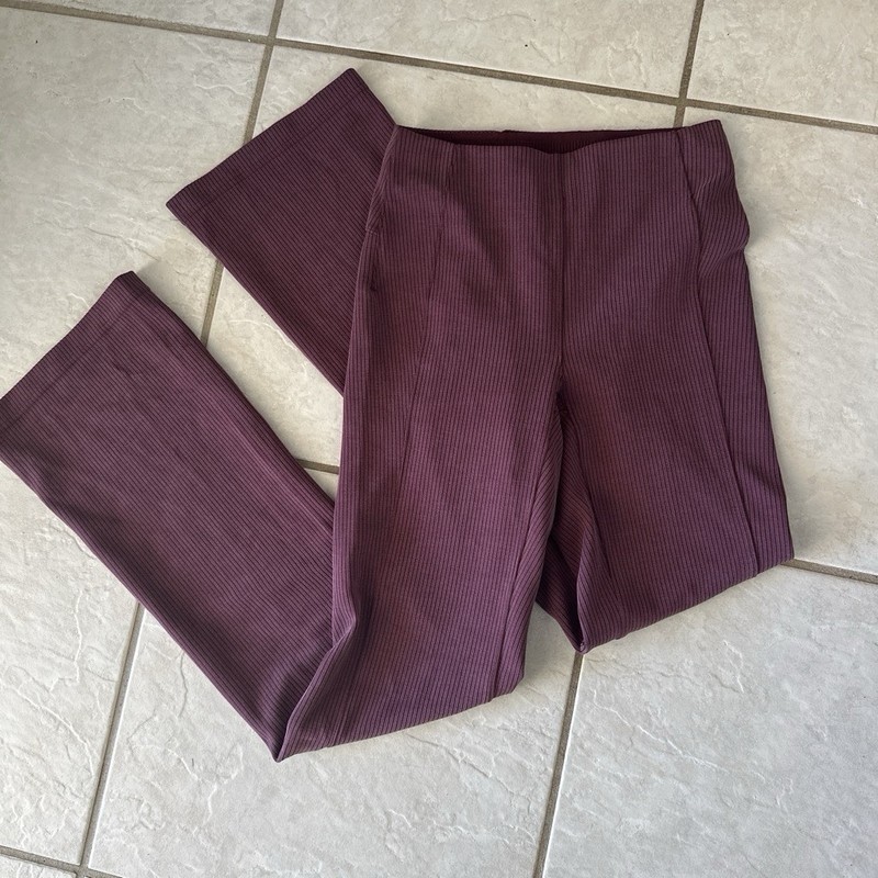 Lululemon Ribbed Softstreme High-Rise Flared Pant. Size 4. Maroon color.