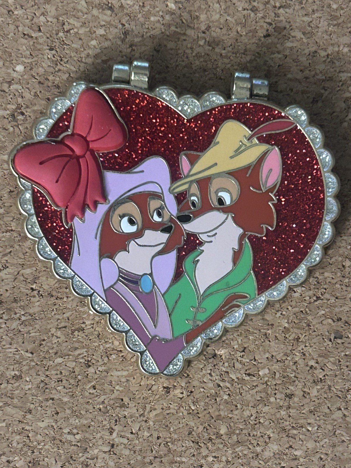 2013 DSSH DSF Robin Hood & Marian Valentine Heart Chocolate Hinged Pin LE 300