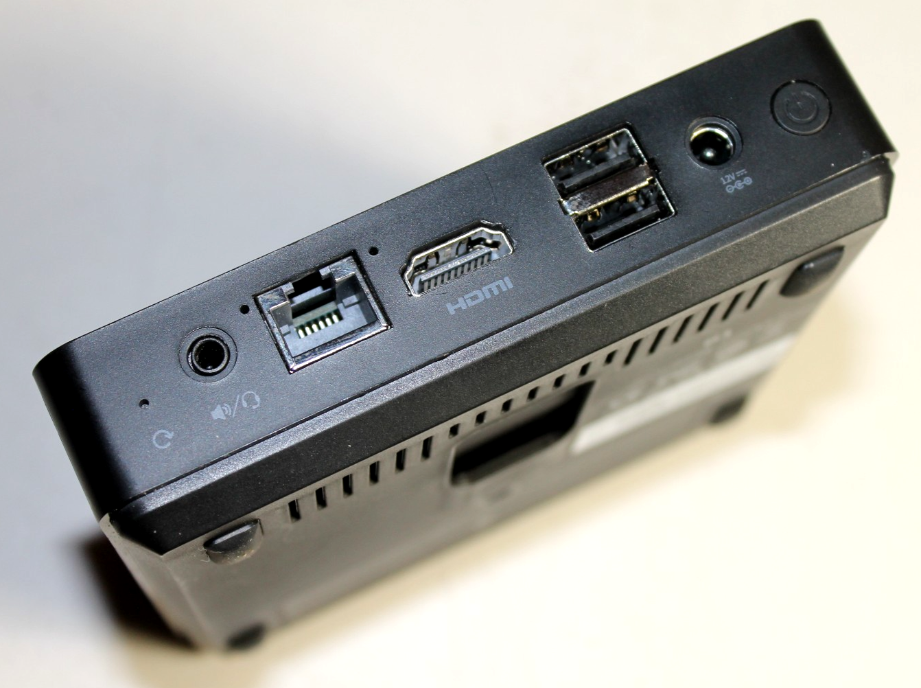 BMAXB1MiniPCCeleronCPU1.60GHz4GBRAM64GBeMMCWindowsOSERROR!