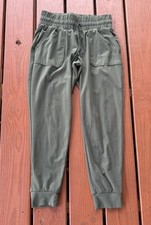 Mondetta Luxury and Performance - Women's Olive Green Small Jogger Cargo Pants