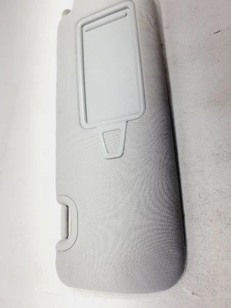 Hyundai Santa Fe Sport 2013-2019 pasajero derecho parasol con luz Foto 2 de 4