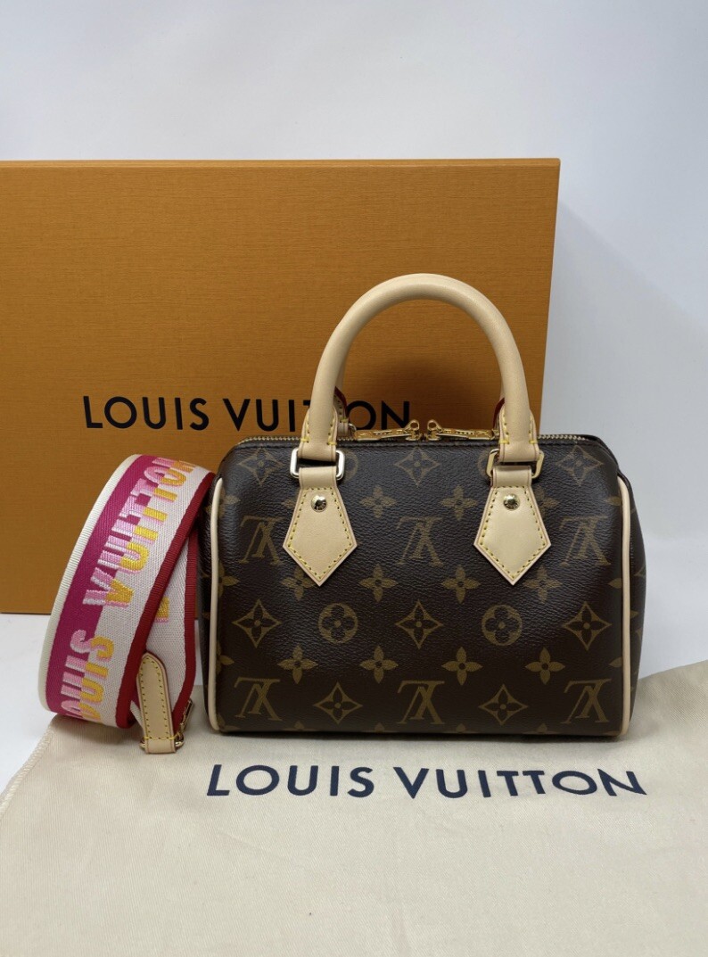 Louis Vuitton Speedy Bandouliere 20 Crossbody Fuchsia