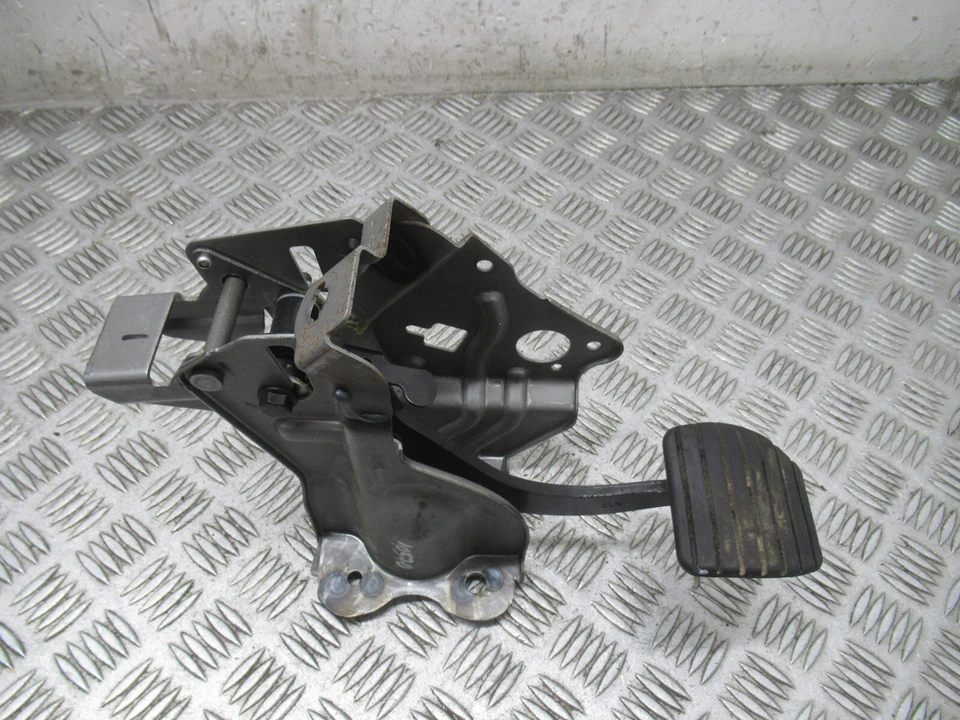 2018 SMART FORTWO C453 1.0 PETROL MK3 BREAK PEDAL BOX REF10570 - Image 2 of 4