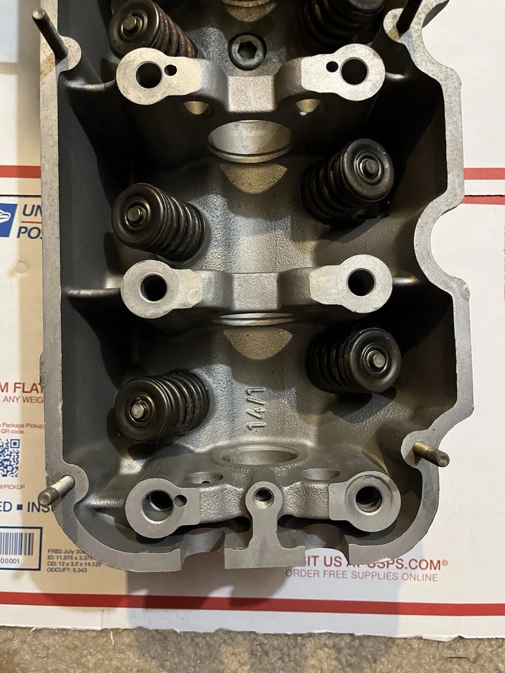 CABEZAL DE CILINDRO REACONDICIONADO BMW 325E 525E 2.7 12V GASOLINA M20 1983-1987 1264200 Foto 2 de 4