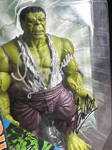 Stan Lee & Lou Ferrigno Dual Signed Marvel Select Disney Savage Hulk 'Hulk' PSA - Picture 2 of 6