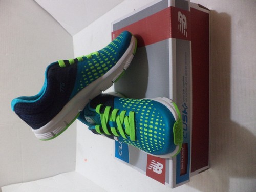 New Balance Women W775TB1 Running Shoe Size 6.5-10 Color Green, Navy Blue & Whit