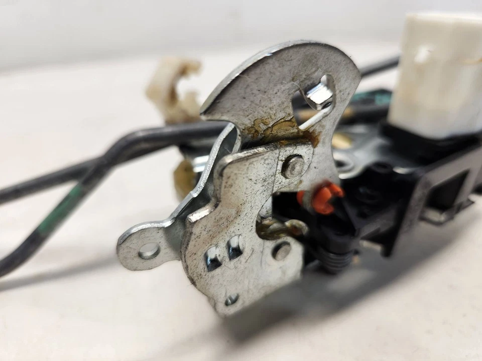 Cadillac DTS 2007 pasajero pestillo de puerta delantera derecha - cerraduras eléctricas Foto 4 de 4